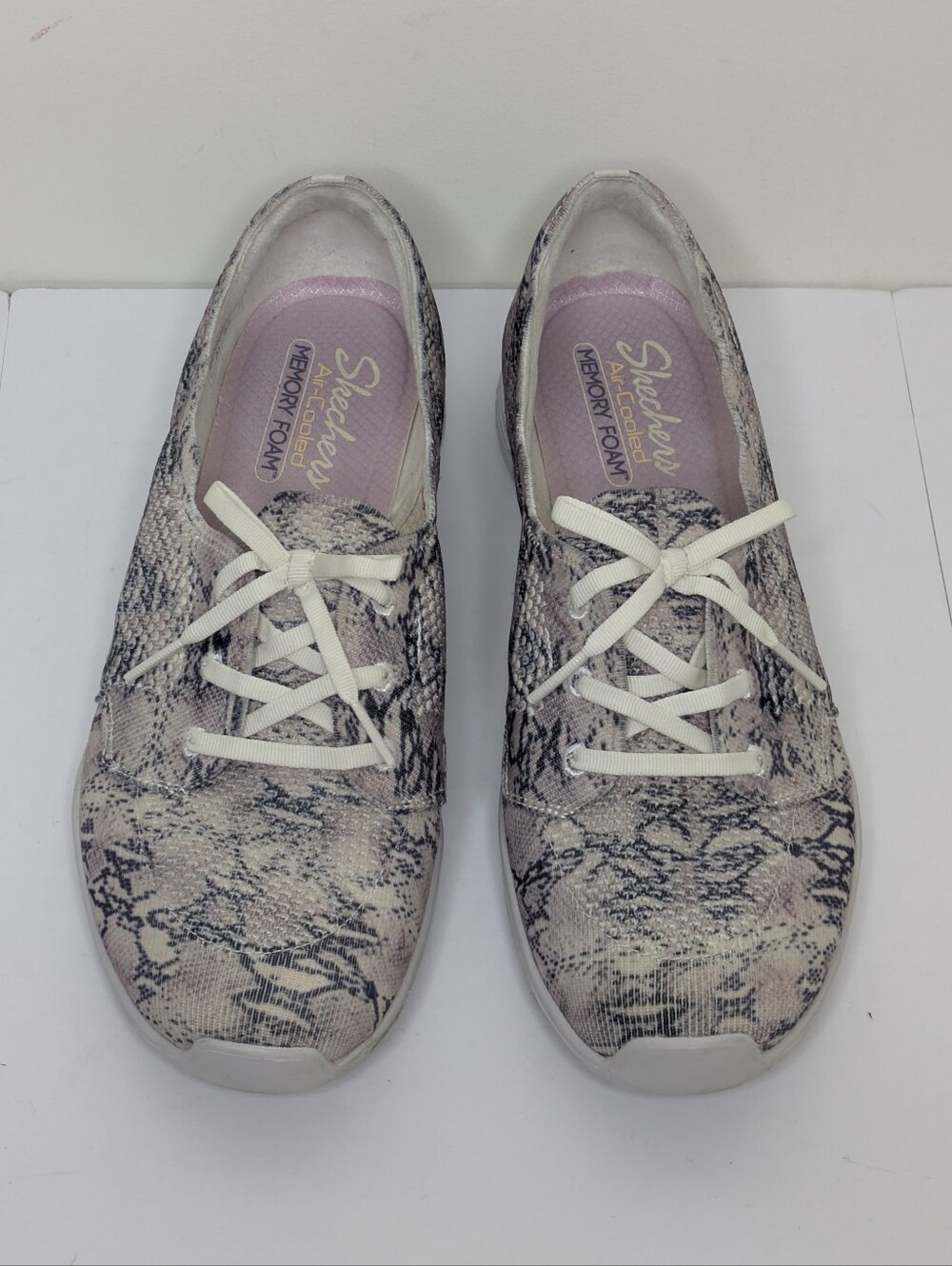 Skechers Memory Foam Slip On Snake Skin Sneaker 11 Women